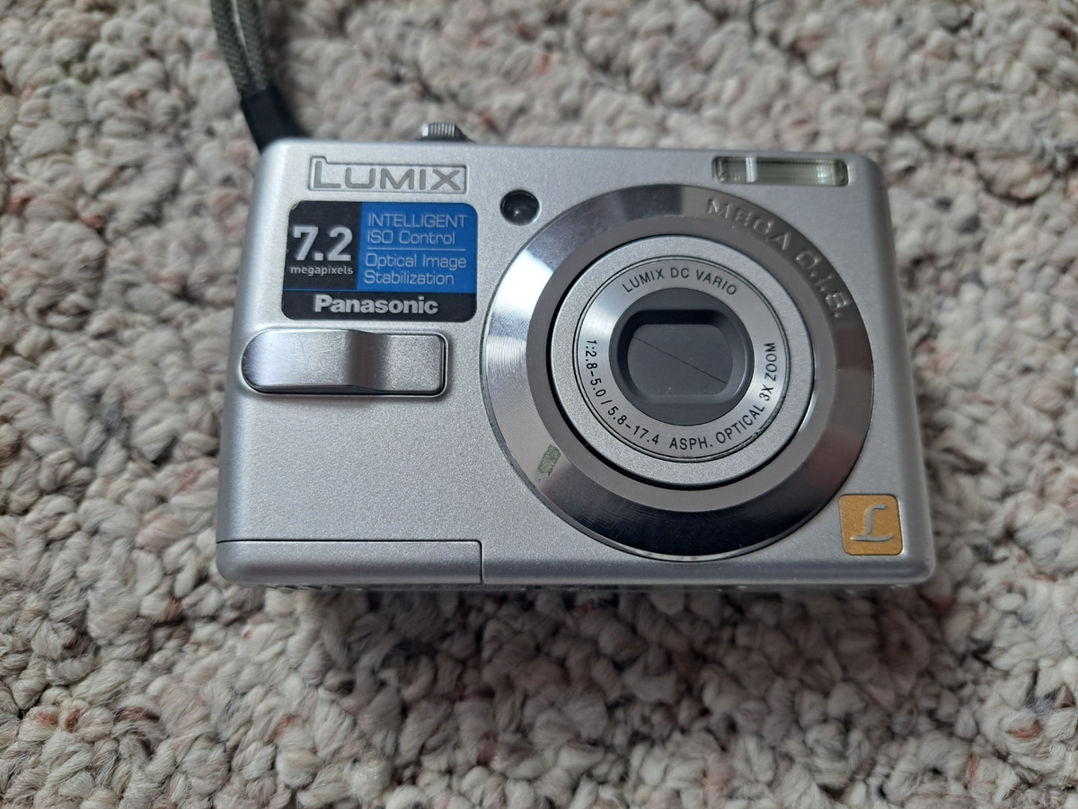 PANASONIC LUMIX SILVER DMC-LS75 7.2MP 3X OPT ZOOM 2.5