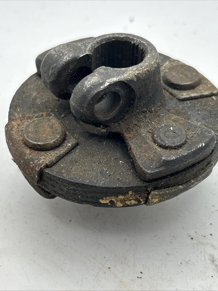 Крепление на шарнирное соединение тряпичного вала рулевого управления Ford Thunderbird от оригинального производителя 1968 б/у - Изображение 2 из 4