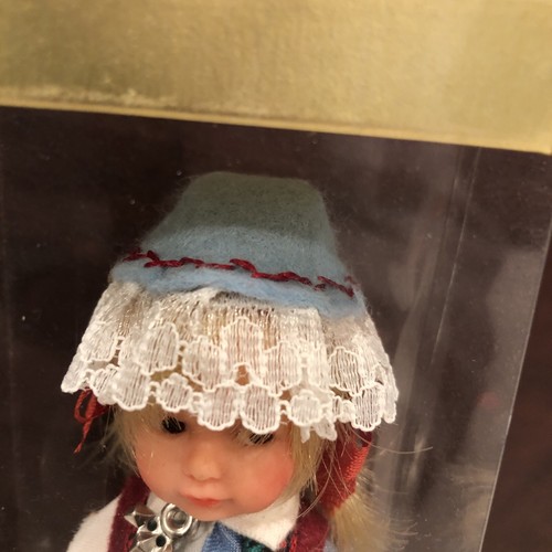 Svensk Folkdrakt Doll Smaland W/Box Vintage - Picture 4 of 9