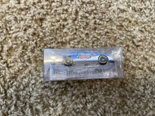 UAW-GM 500 Lowe's Motor Speedway Car 1:64 Scale October 13, 2002 NASCAR NEW - Picture 4 of 11