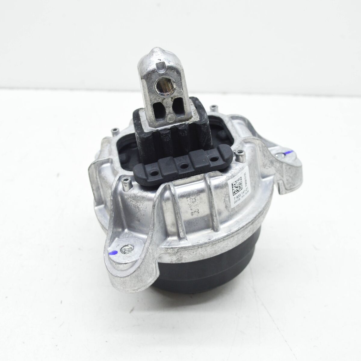 NEW BMW 5 F10 LEFT SIDE ENGINE MOUNT 518D DIESEL 2L NEW BMW 5 F10 LEFT SIDE ENGINE MOUNT 518D DIESEL 2L