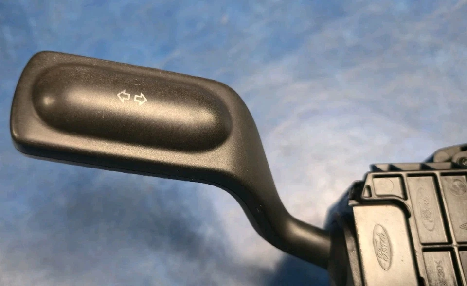 FORD MUSTANG 2005-2009 CONJUNTO DE INTERRUPTORES MULTIFUNCIÓN DE DIRECCIÓN OEM Foto 4 de 4