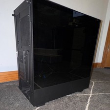 NZXT H5 Flow ATX Mid Tower Black Computer Case Tempered Glass Side Panel