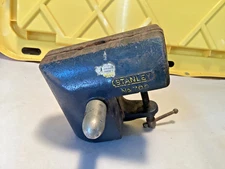 Vintage Stanley #700 corner vise wood working carpenter bench vice