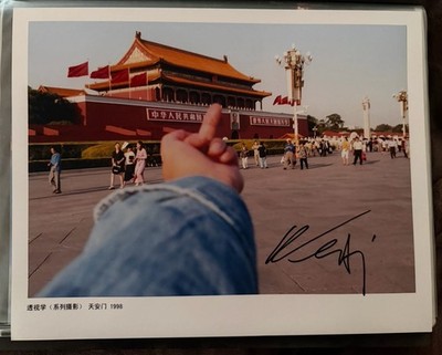 Ai Weiwei signed Autogramm Künstler 14x11 Foto