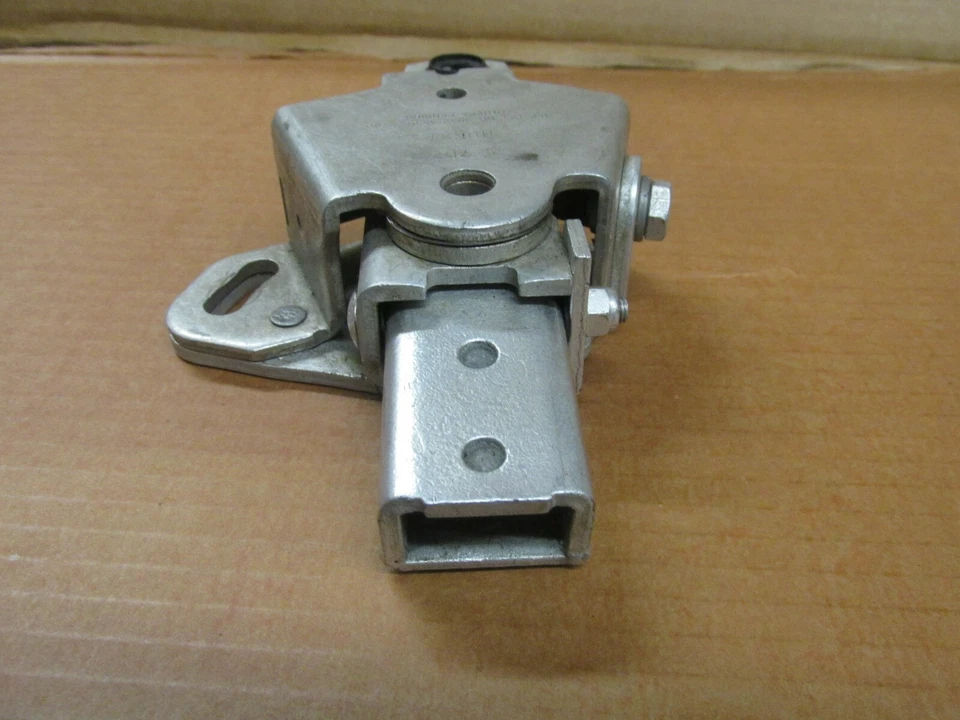 1967 -1972 PONTIAC TEMPEST LEMANS GTO FACTORY HURST 3 SPEED SHIFTER - Image 4 of 4