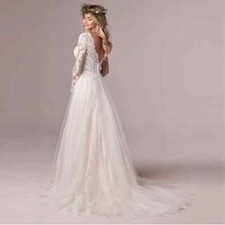 Boho White Wedding Dresses V-Neck Long Sleeved Lace Applique A-Line Bridal Gowns