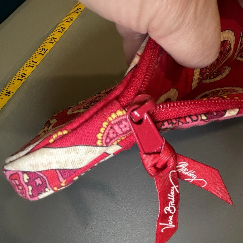 Vera Bradley Loves Me Red Quilted iPad case Ereader sleeve 10 1/2”x 8” padded - Image 4 of 4