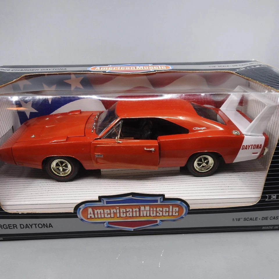 ERTL American Muscle Dodge Charger 1969 Daytona 1:18 Diecast Red White - Image 2 of 4