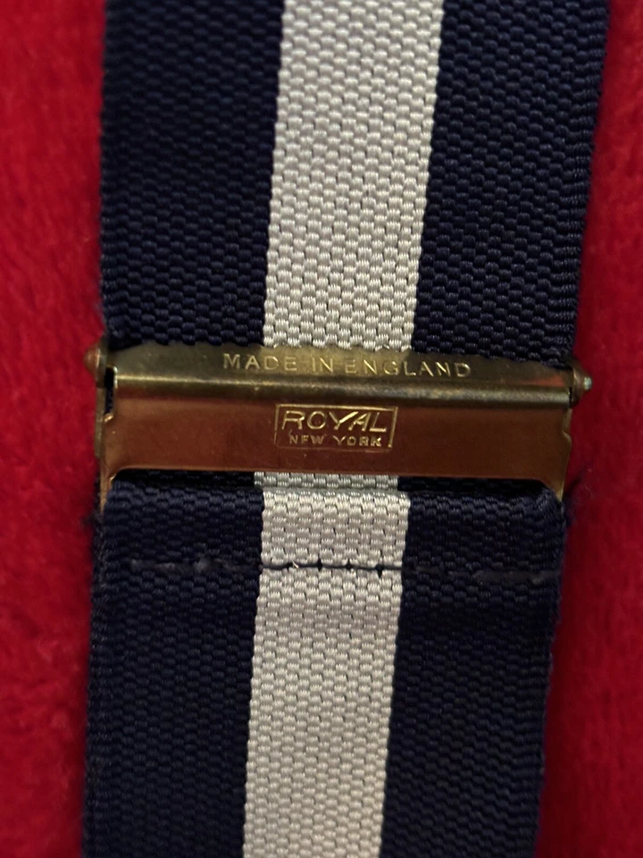 Tirantes a Rayas Azul Marino y Plateado-Blanco Hechos en Inglaterra Royal New York Botón Usados en Excelente Condición Foto 3 de 4