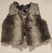Gimmicks by BKE Vest Faux Fur Crochet Lace Satin-Lined size medium 