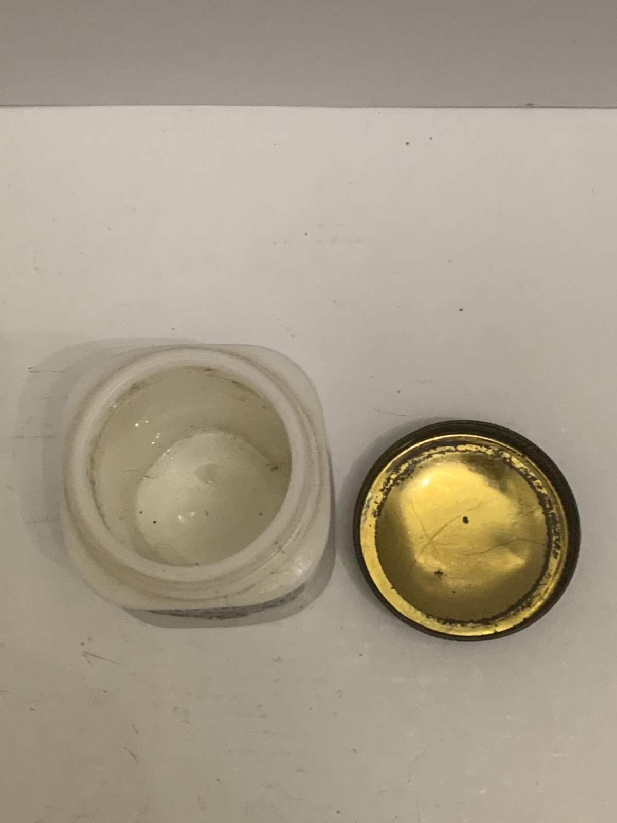 Antique Il Cosmet Beauty Cold Cream Milk Glass Jar Illinois Cosmetics Company