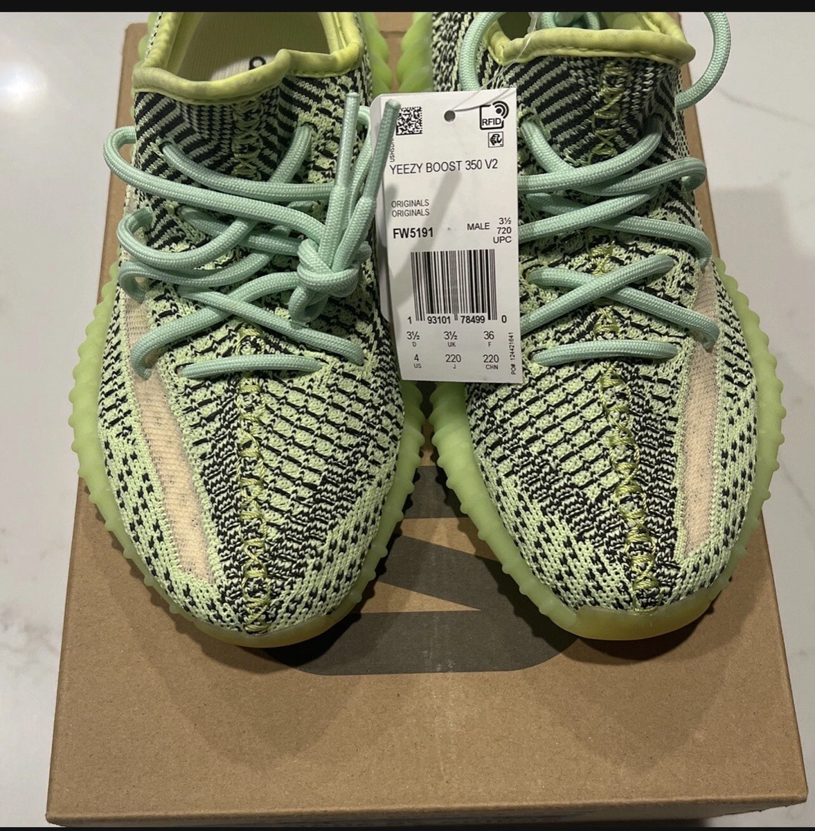 Adidas store yeezy 220