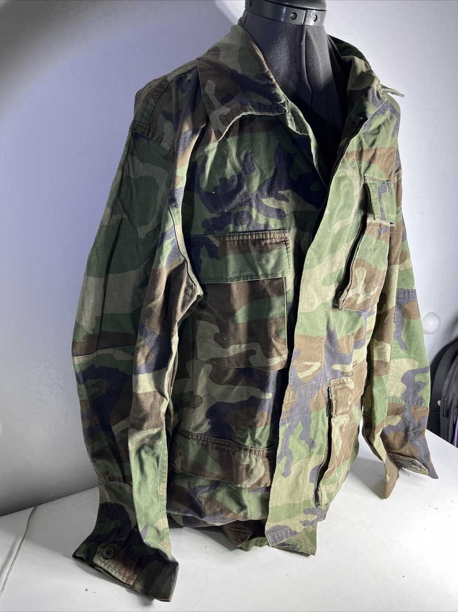 US Army Fatigue Jacket Mens Medium Short Woodland Camo