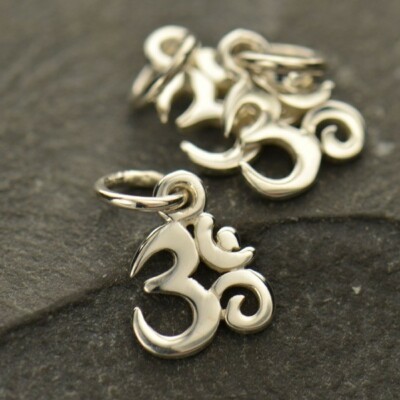 Sterling Silber winzig Om Halskette Anhänger Hinduismus Buddhismus Ohm Aum Charm 1325