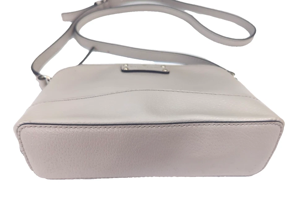 Bolsa tiracolo Kate Spade Wellesley Hanna com zíper couro presa marfim/bege - Imagem 3 de 4