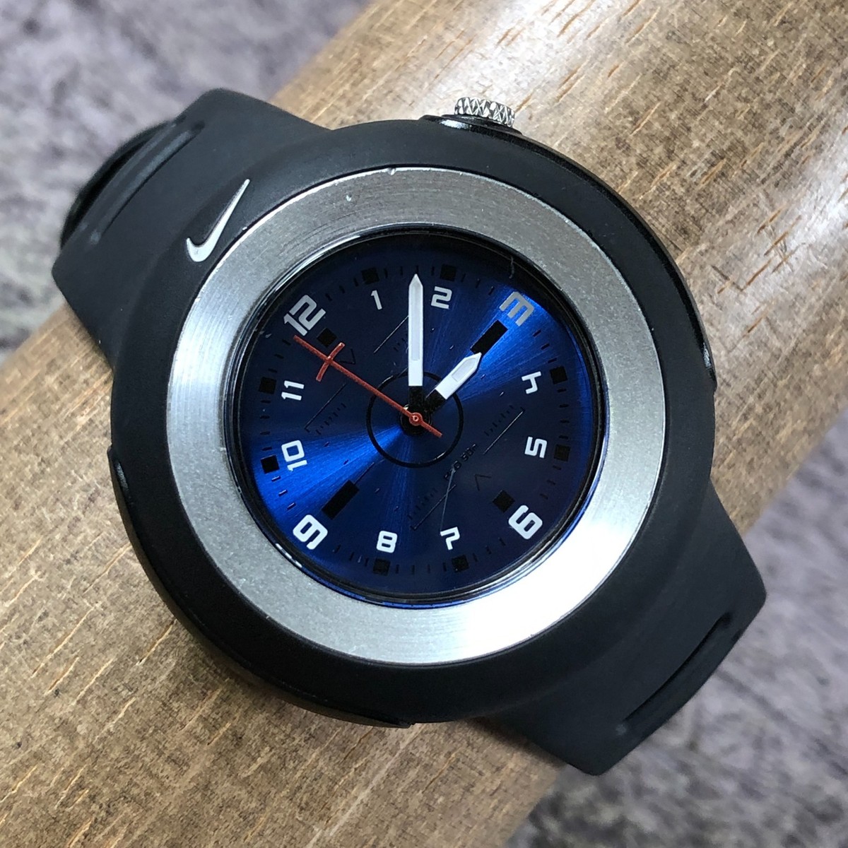 Vintage Nike Women WK0009 Sport Black Rubber Quartz Analog 39mm