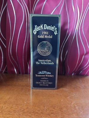 Jack Daniels Gold Medal 1981 Box mit Tag Limited Edition guten Zustand 