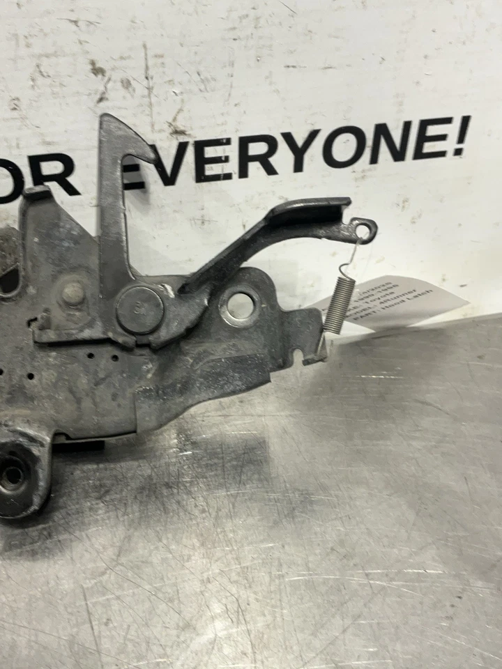 1991-1995 TOYOTA 4RUNNER FRONT HOOD LOCK LATCH OEM - Image 3 of 4