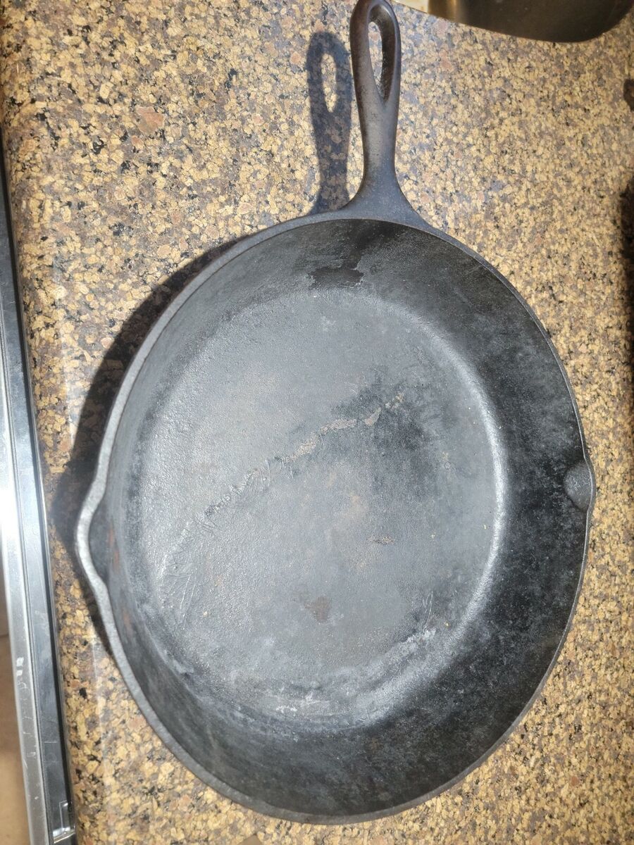 VTG LODGE #10SK D,3 NOTCH HEAT RING CAST IRON 12 VTG LODGE #10SK D,3 NOTCH HEAT RING CAST IRON 12
