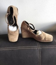 Vintage 2000's Beige Suede Leather Wedge Square Toe Womens Shoes SZ 39 US 8