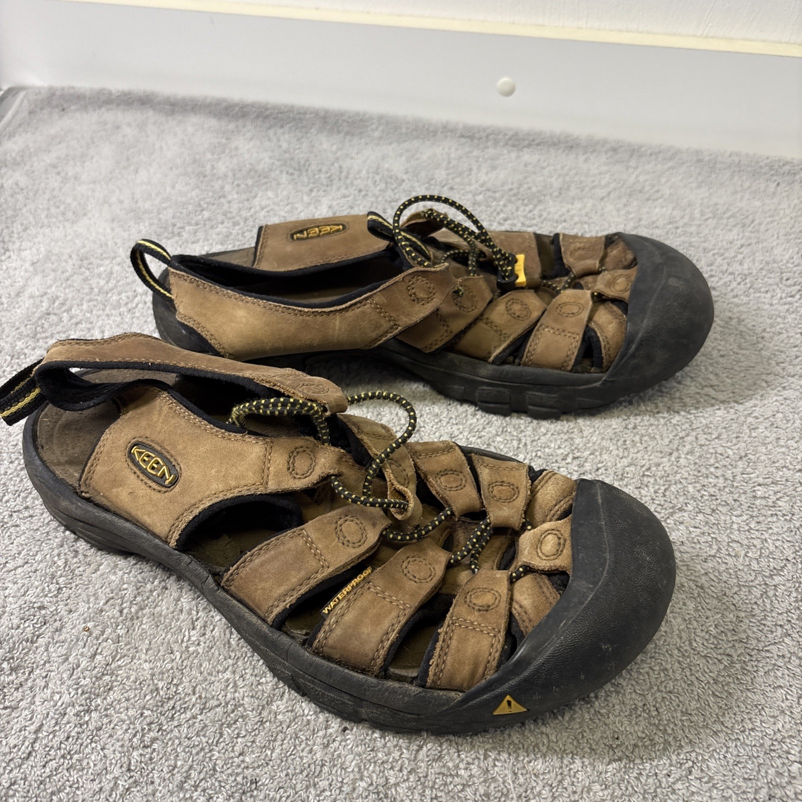 Sandali Keen Newport H2 uomo taglia 9 5 10 marrone impermeabili sportivi