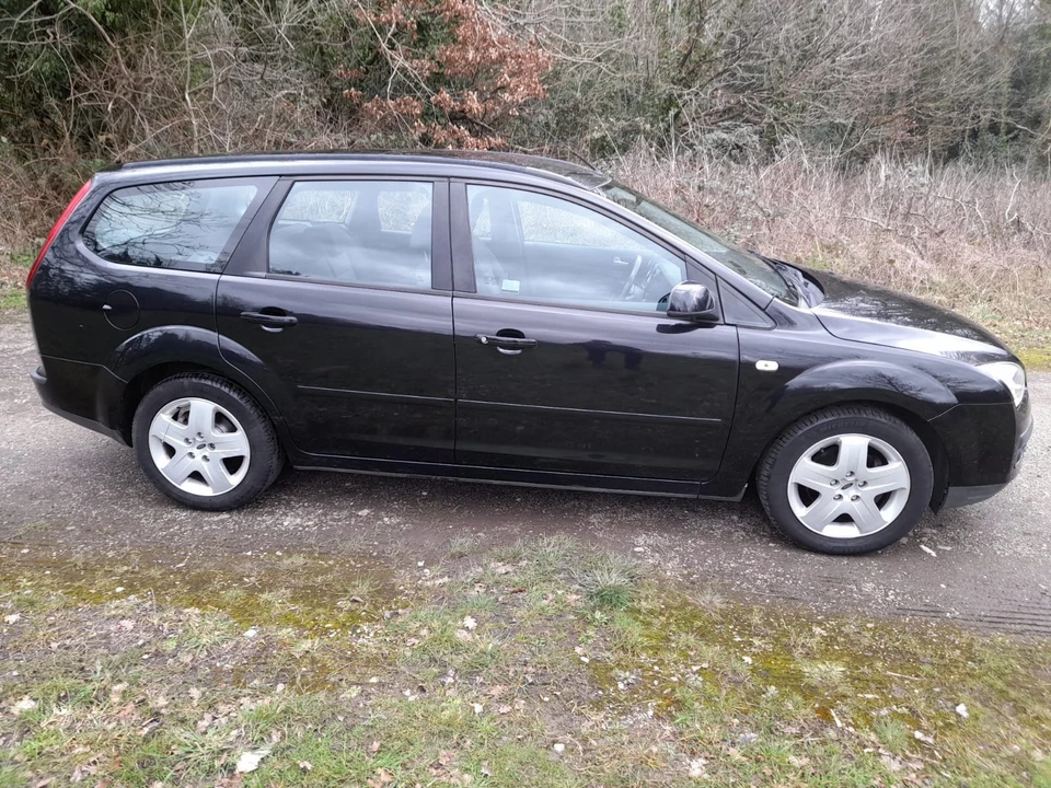 2008 Ford Focus Style Estate Automatic - Only 2 Previous Owners and FSH!!!!!! - Image 1 of 4