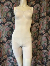 Curveez Comfort Evolution Full Body Shaper Beige Size M NWOT