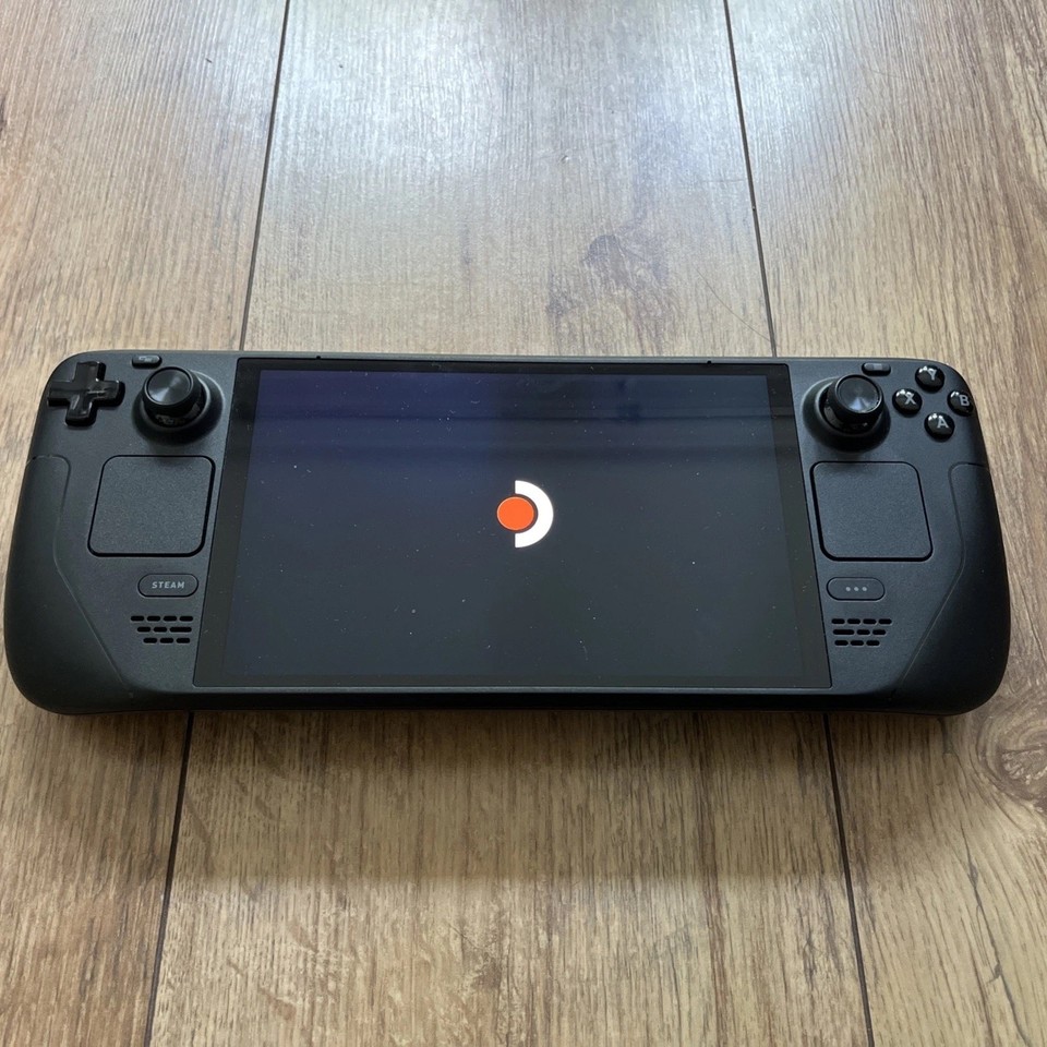 Steam Deck Valve OLED — Modello 512 GB + Scheda SD da 256 GB inclusa. 