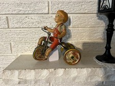 VINTAGE UNIQUE ART- KIDDY CYCLIST- WIND-UP BOY ON TRICYCLE TIN Works Great