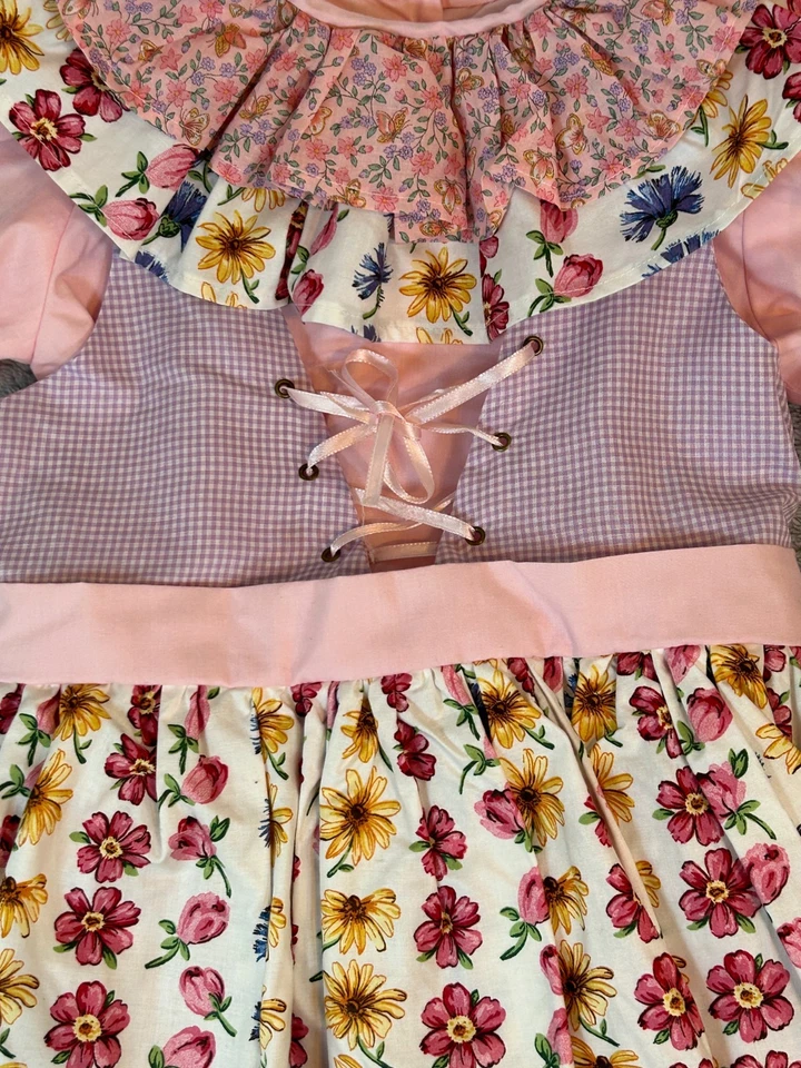 Conjunto de Vestido Hecho a Mano DIRNDL Niñas Talla Pequeña 6-8 (ver medida) Ojales con Volantes Foto 3 de 4