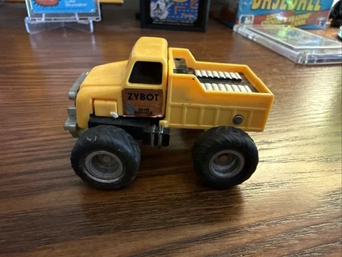 Vintage 80s Remco Zybot Towing Service Transforming Robot Action Figure Truck