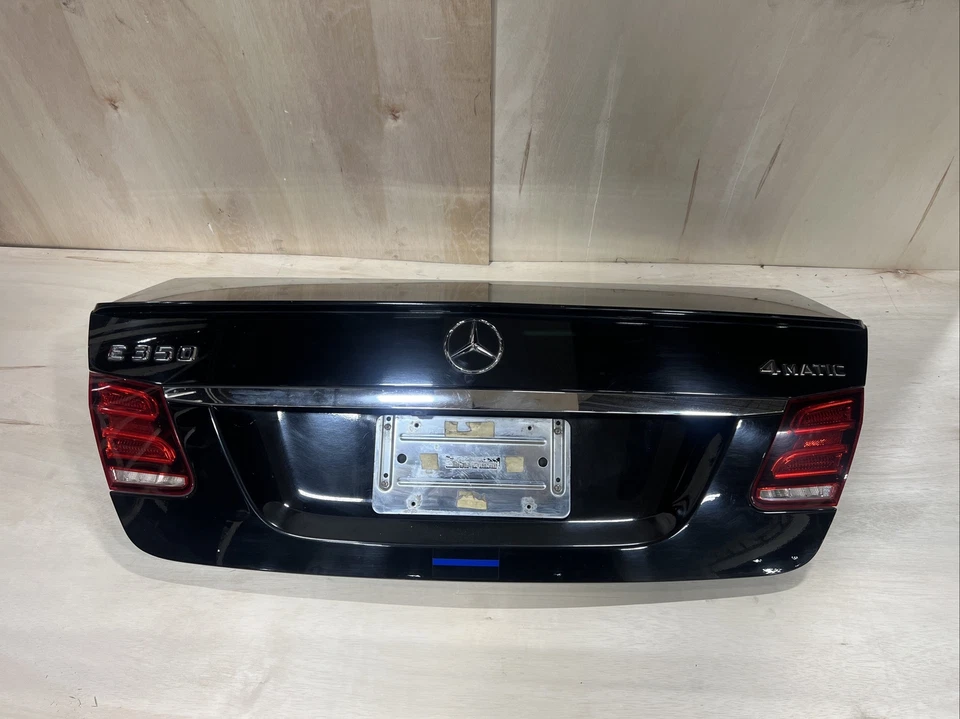 Mercedes Benz 2010-15 tapa maletero con cámara E250D E300 E350 E400 E550 E63 negro OEM Foto 2 de 4