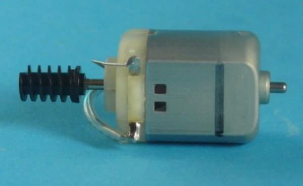 HORNBY X8966 X2258 0-4-0 LOCO CAN MOTOR & WORM SPARES or REPAIR X8003 X8964 NEW - Image 2 of 2