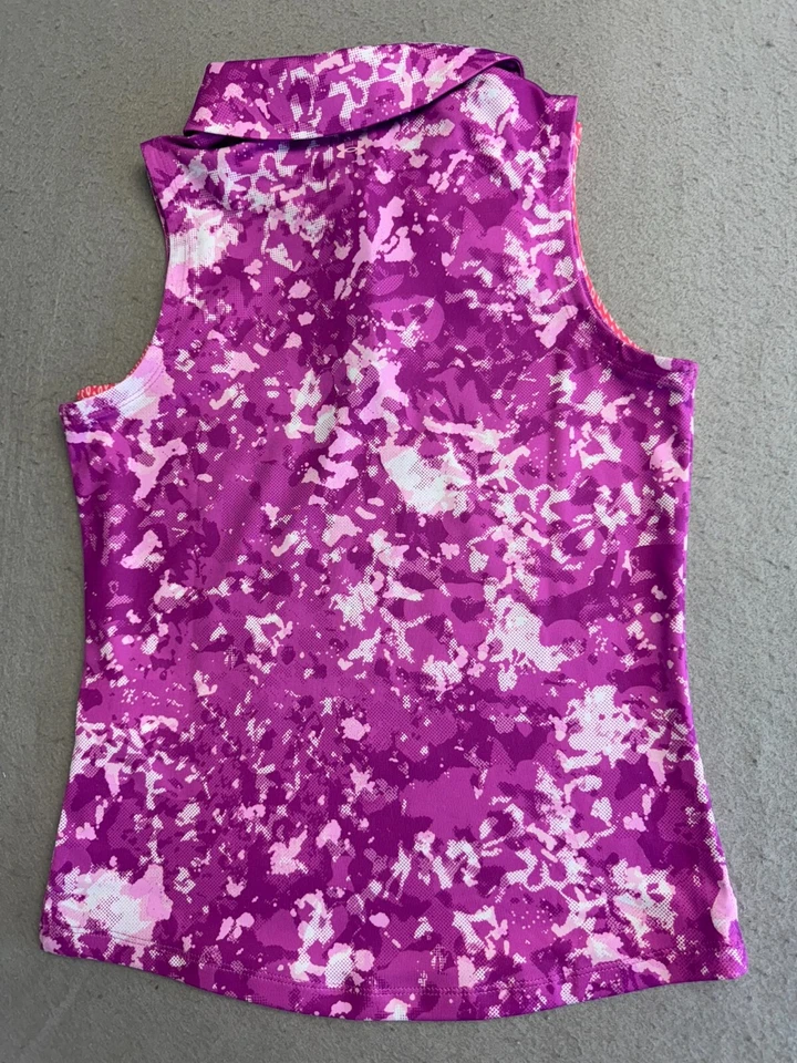 (2) Nuevo conjunto de polos de golf Under Armour para jóvenes medianos 10-12 niñas estampado de hojas precio de venta sugerido por el fabricante $110 Foto 4 de 4