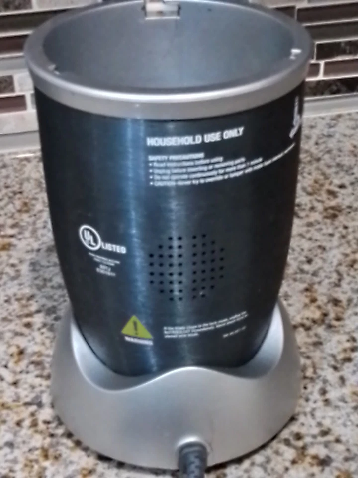 Magic Bullet Nutribullet for parts [ But working], model NB-101S * - Image 4 of 4