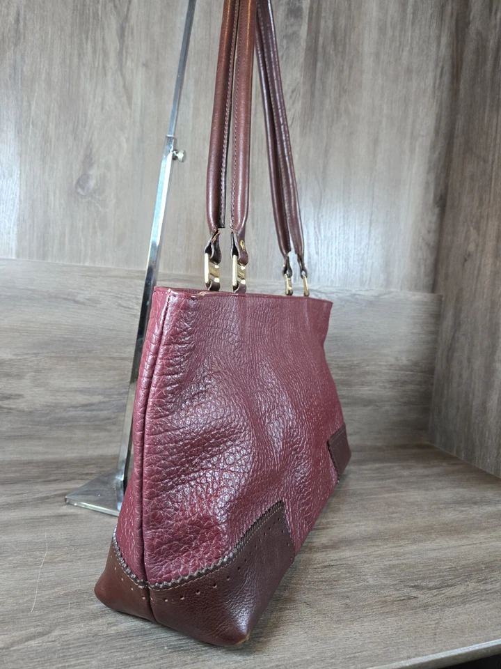 Bolso de hombro Valentina de cuero granulado marrón borgoña con doble asa Foto 2 de 4