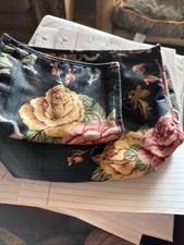 Makeup Bag Floral Roses Set Of 2 9  x8   6  x5  