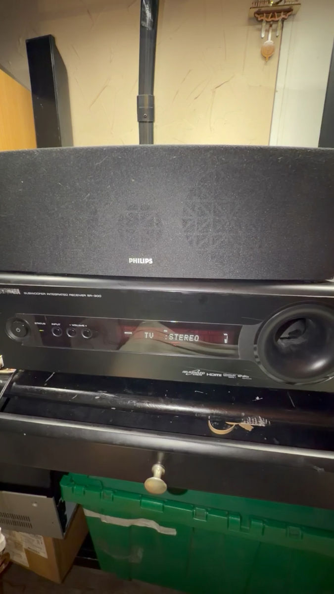 Yamaha Sr-300 Home Theater Receiver With Integrated Subwoofer for