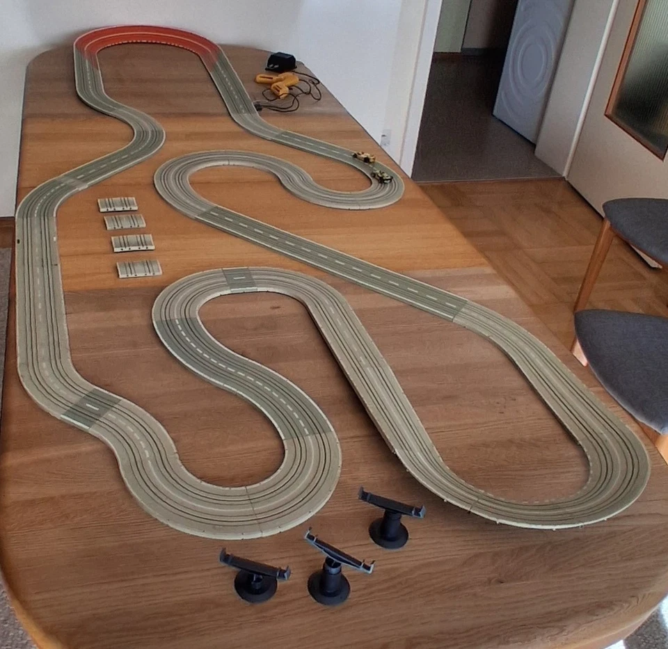 Große gebrauchsfertige Faller ams/afx Autorennbahn mit Trafo - Bild 2 von 4