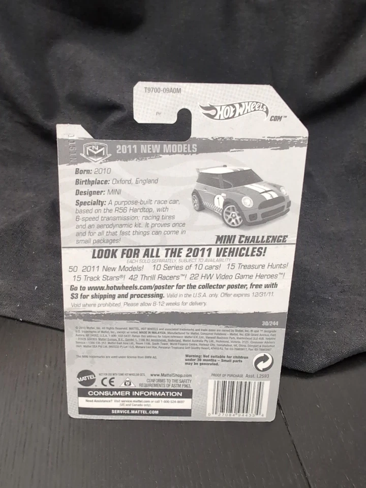 Mini Challenge 30/50 New Models Red 2011 Hot Wheels - Image 4 of 4