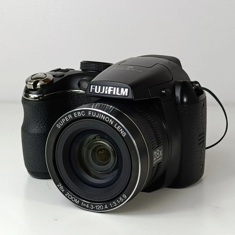 Fujifilm FinePix S4400, photo 2 of 5