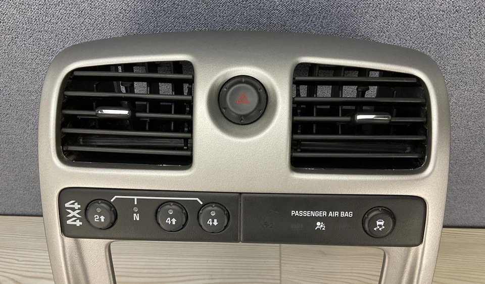 ♦️Chevy Colorado GMC Canyon 2004-2012 Radio tablero bisel panel de ajuste. Envío gratis Foto 2 de 4