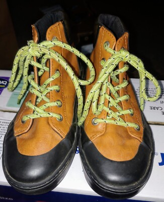 Old Navy Kids Size 13 Light Brown Faux leather And Black rubber Shoes