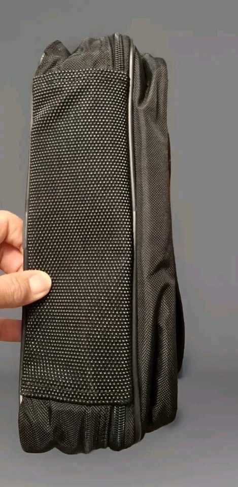 Targus Porta DVD Portátil Bolsillos para CD Acolchado para Mango de Protección para Llevar Foto 2 de 4