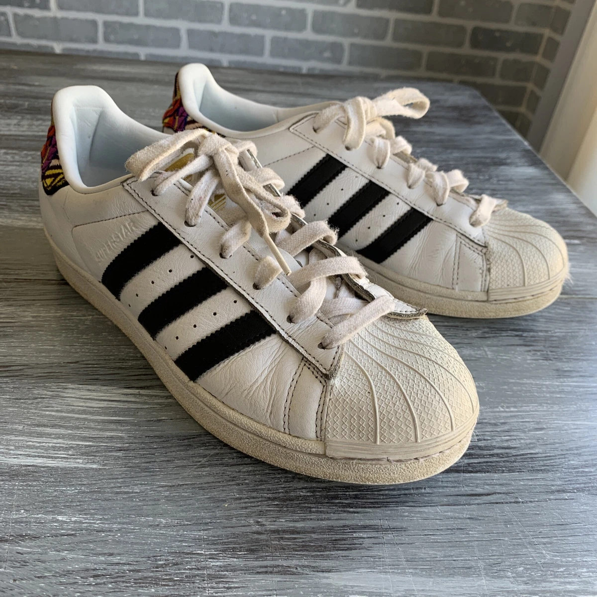 Кроссовки adidas Gold logo