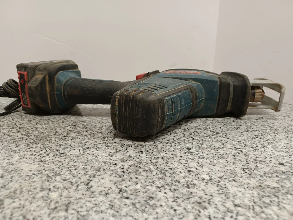 Bosch GSA18V-083 18-Volt Variable Speed Cordless Reciprocating Saw Set, a-x - Image 3 of 4