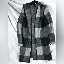 Elegant Hooded Plaid Cape in Black and Gray