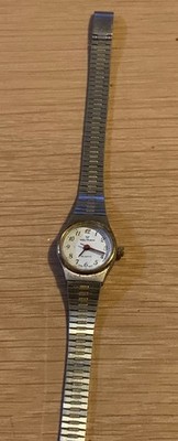 Vintage Waltham Quartz Women s Watch Silver Tone Stretch Band Running