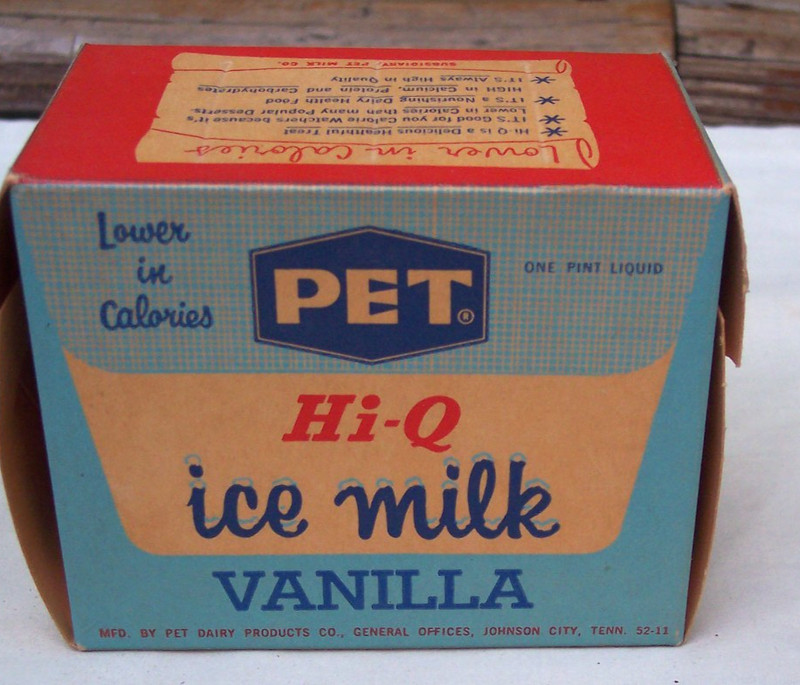 1952 PET Ice Milk Vanilla Ice Cream Carton / 1 Pint / Johnson City TN / NICE